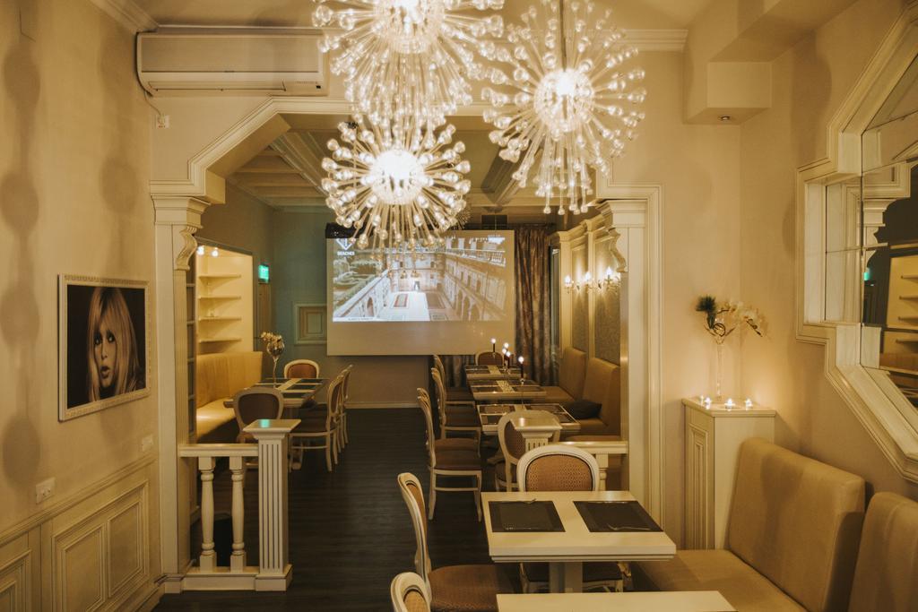 Vila Cornelia Bucureşti Ngoại thất bức ảnh